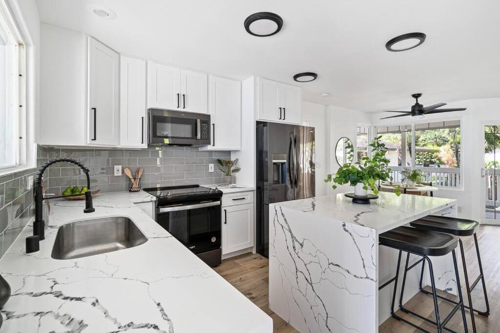 Apartment Serenity By The Sea Ultimate Beachfront Escape *