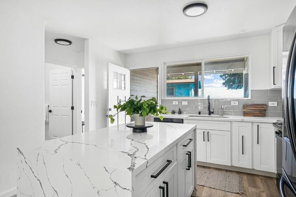 Apartment Serenity By The Sea Ultimate Beachfront Escape *